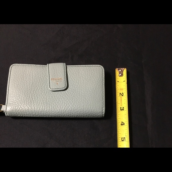 Fossil Wristlet wallet with Phone pocket - Picture 5 of 9